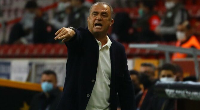 Fatih Terim: Yedlin bildiğiniz gibi Ali Palabıyık ve Suat Arslanboğa tarafından dışarı alındı