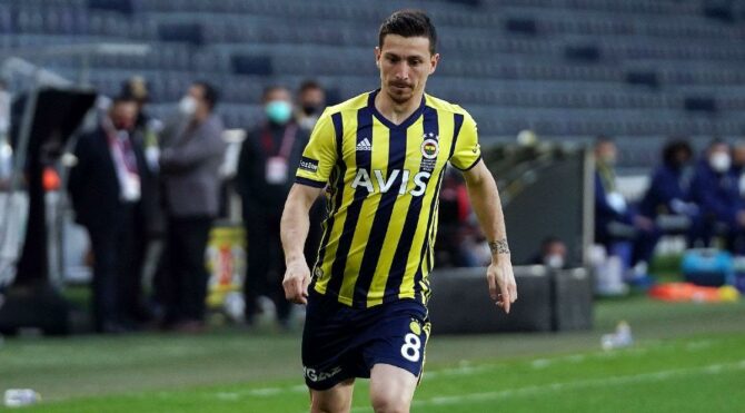 Fenerbahçe 11’inde 3 değişiklik birden! Mert Hakan 3 maç sonra…