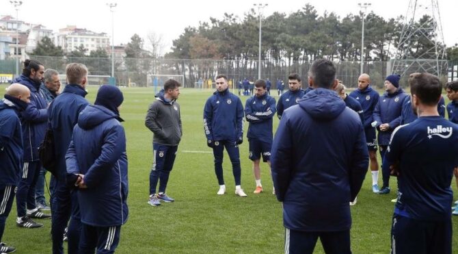 Fenerbahçe 7 eksikle çalıştı