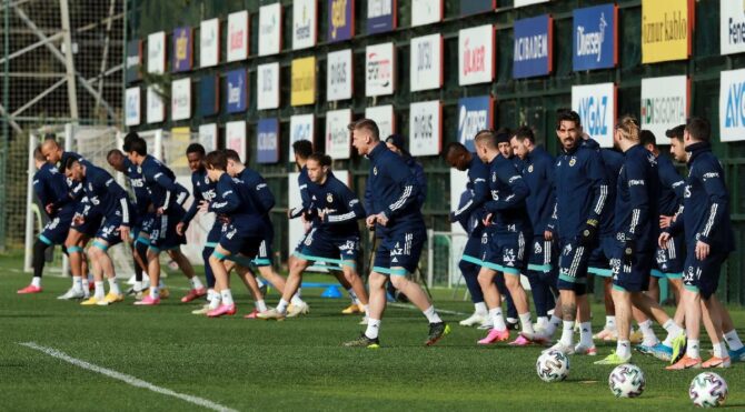 Fenerbahçe’de 4 futbolcunun tedavisine devam edildi