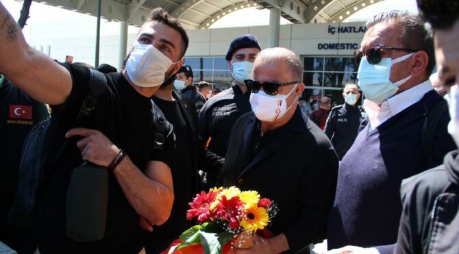 Galatasaray’a Antalya’da coşkulu karşılama