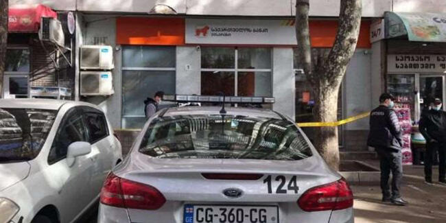 Gürcistan’da bankada rehine krizi