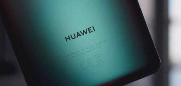 Huawei yeni amiral gemisi modelini bir kez daha erteleyebilir