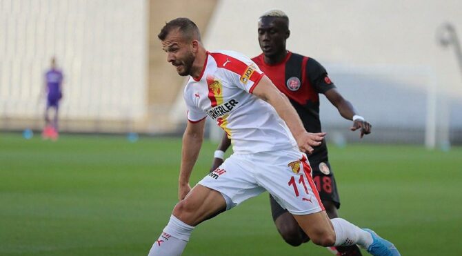 İki penaltı kaçtı Karagümrük ve Göztepe puanları paylaştı: 1-1