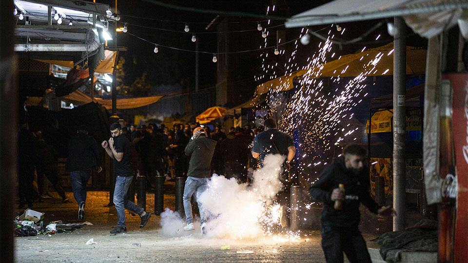 İsrail 105 Filistinliyi yaraladı
