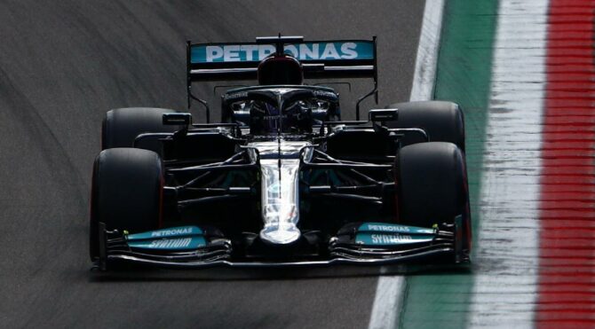 İtalya’da pole pozisyonu Lewis Hamilton’ın