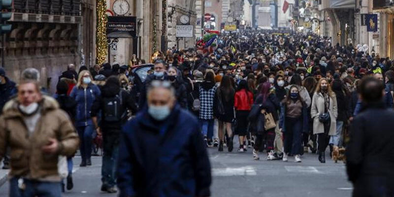 İtalya'da son 24 saatte Kovid-19 nedeniyle 390 kişi hayatını kaybetti