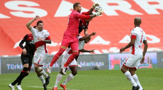 Karagümrük kaçtı Antalyaspor yakaladı… Uzatmada gelen gol puanı kurtardı
