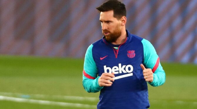 Lionel Messi, Covid aşısı krizini 3 imzalı formayla çözdü!