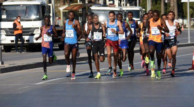 Maratonİzmir tarihe geçti