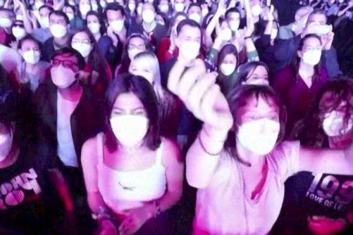 Mesafesiz konser deneyi başarılı