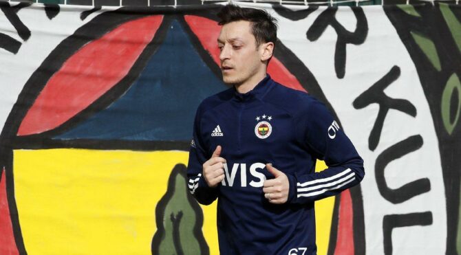Mesut Özil’den Fenerbahçe’ye iyi haber!