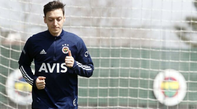 Mesut Özil’den Fenerbahçe’ye müjde! Emre Belözoğlu’nun planı…