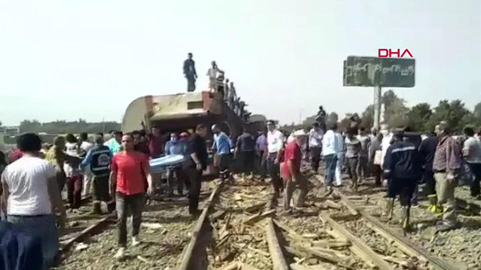 Mısır yine tren kazasıyla sarsıldı: 11 ölü