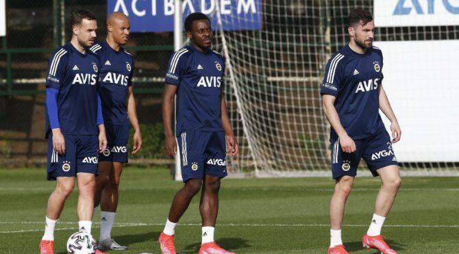 Moralsiz Fenerbahçe’de Erzurumspor maçı hazırlıkları başladı