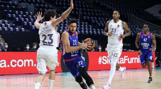 Ne yaptın Anadolu Efes! Real Madrid yine geriden geldi