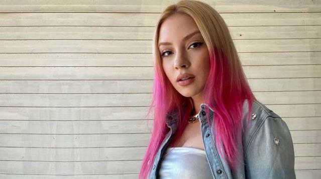 Peş peşe koronavirüs haberleri alan Ece Seçkin'den sevenlerine uyarı: Allah rızası için evinizde oturun