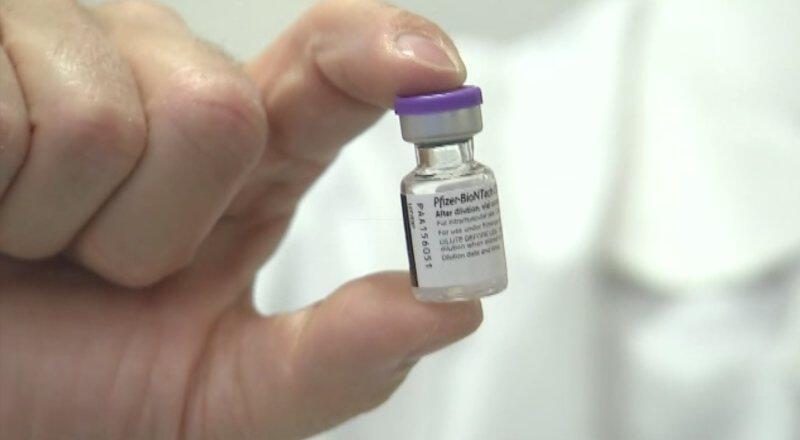 Pfizer'ın CEO'su duyurdu: Her yıl aşı gerekebilir