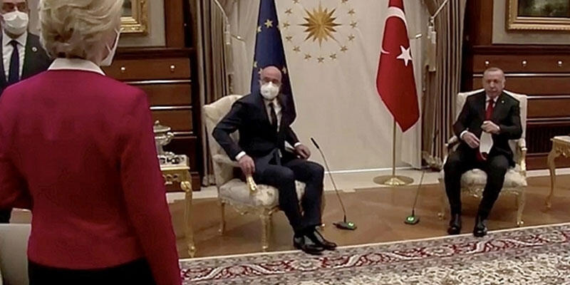 'Protokol krizi' için kampanya başlattılar! 'Büyük hata yaptı, istifa etmeli'