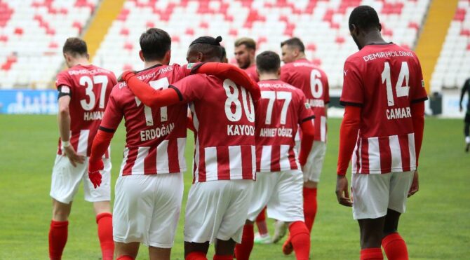 Sivasspor Konyaspor’u geçti, seriyi devam ettirdi