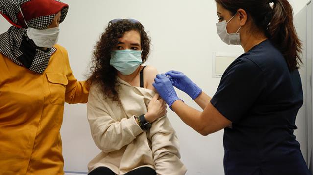 Son dakika haberleri: Bakan Selçuk: 425 bin 430 öğretmen ve okul çalışanı, aşı randevusuna dahil edildi