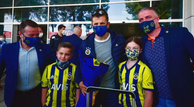 Taraftardan Emre Belözoğlu’na: ‘Ait olduğun yerdesin’