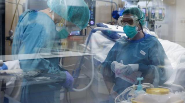 Tedbir üstüne tedbir geliyor ama kabus bitmiyor! Türkiye'de günlük ölüm sayısı 318 ile en yüksek seviyeye çıktı