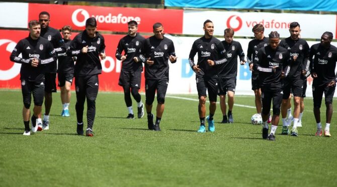 Beşiktaş tam kadro İzmir’e gidiyor