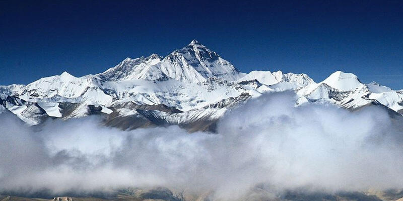 Çin, Everest Dağı'na tırmanışı iptal ettiğini açıkladı