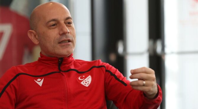 Cüneyt Çakır: Oldum dediğiniz gün hakemliğinizin bittiği gündür