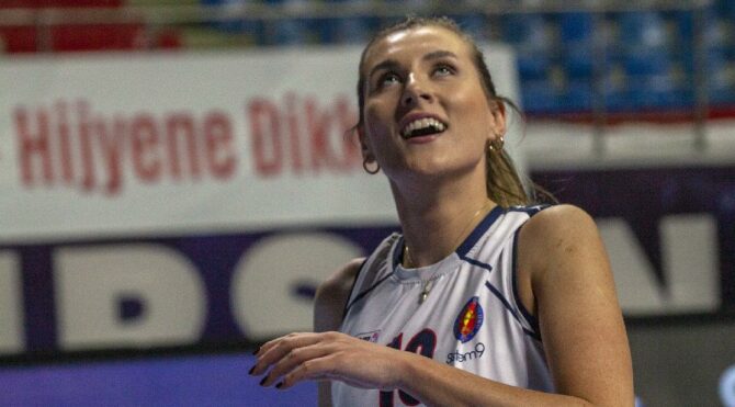 Ece Hocaoğlu Şanlı’dan genç voleybolculara tavsiye