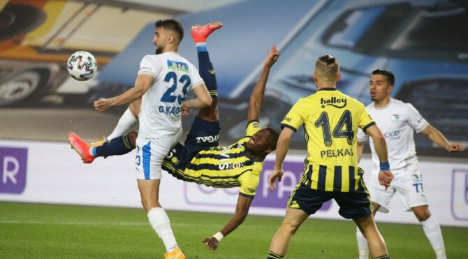 Fenerbahçe Erzurumspor maçında tartışma yaratan penaltı kararı