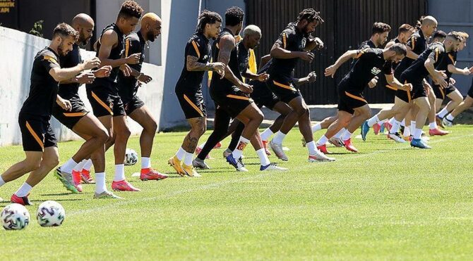 Galatasaray, Yeni Malatyaspor maçı için 2 günlük kampa giriyor