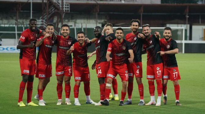 Gaziantep FK'da 10 futbolcunun sözleşmesi sona erdi