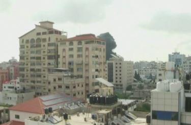 Gazze'de bombalar susmuyor