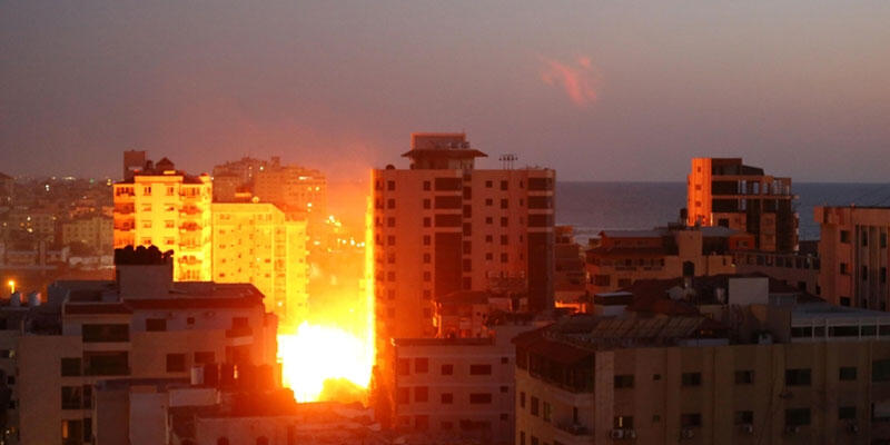 Hamas İsrail'e 130 roket attı