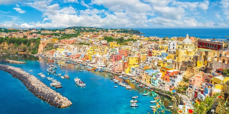 İtalya'da aşılama kampanyası tamamlanan Procida Adası