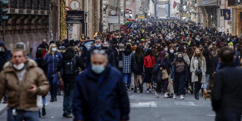 İtalya'da son 6 ayın en düşük ölü sayısı kaydedildi