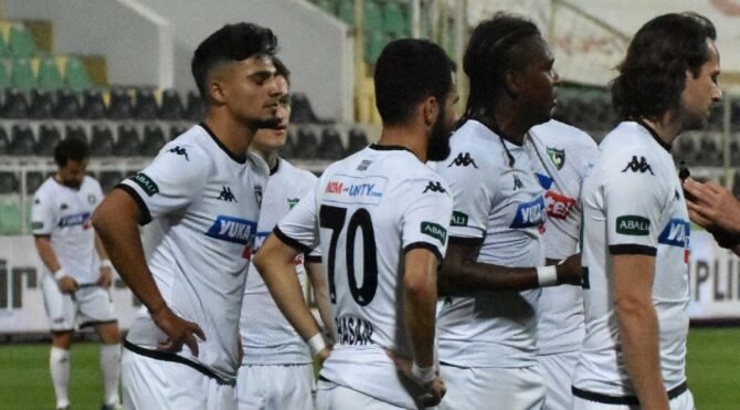 Küme düşen Denizlispor’da ayrılıklar başlıyor