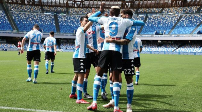 Napoli, Şampiyonlar Ligi yarışında hata yapmadı