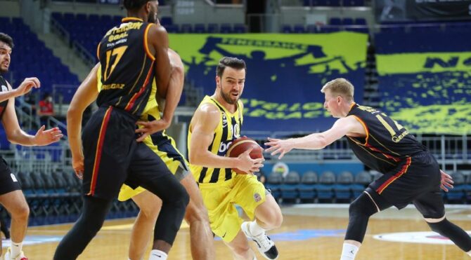 Pota derbisinde Fenerbahçe Galatasaray’ı farklı mağlup etti