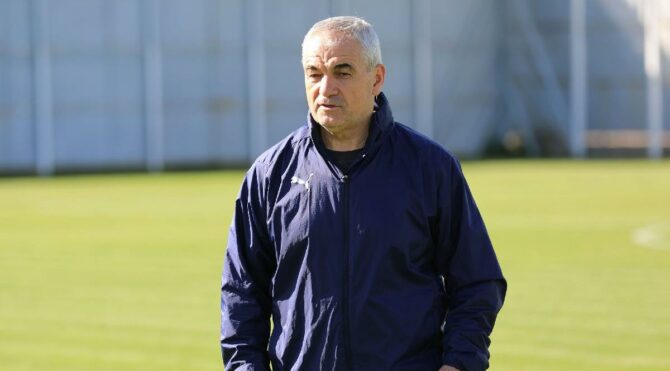 Rıza Çalımbay: Maçların tadı tuzu olmuyor