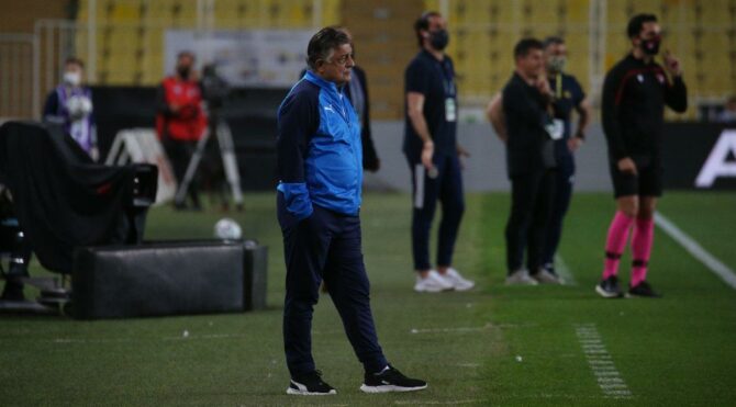 Yılmaz Vural: Soyunma odasında bana küfür etmiş! Bana bir de!
