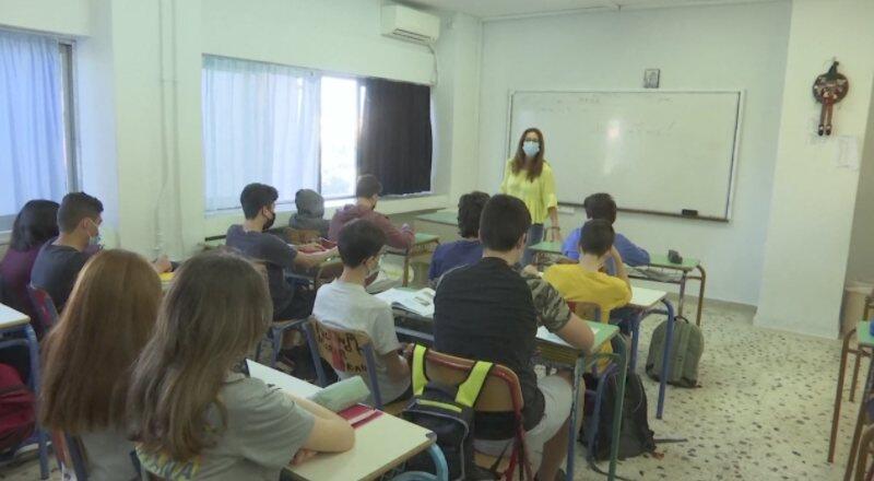 Yunanistan'da okullar açıldı