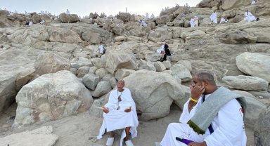 1 milyon hacı adayı Arafat'ta buluştu