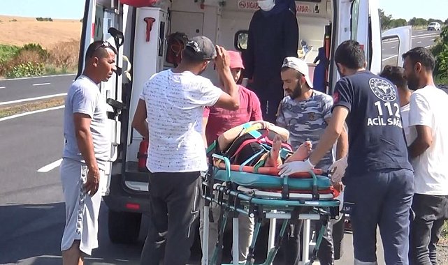 5 kişinin içerisinde bulunduğu otomobil şarampole devrildi