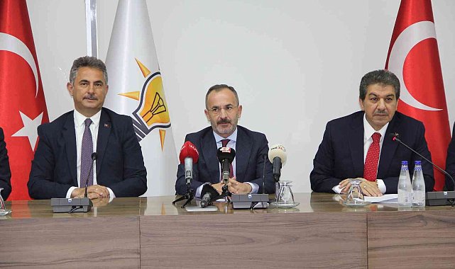 AK Partili 11 büyükşehir grup başkanvekili İzmir'de buluştu