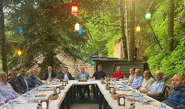 Akyazı Ticaret Borsası ve Ziraat Odasından veda yemeği