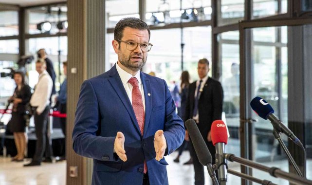 Almanya'da sonbaharda maske zorunluluğu geri geliyor
