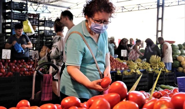 Antalya'da dört gözle beklenen yayla domatesi pazarla buluştu